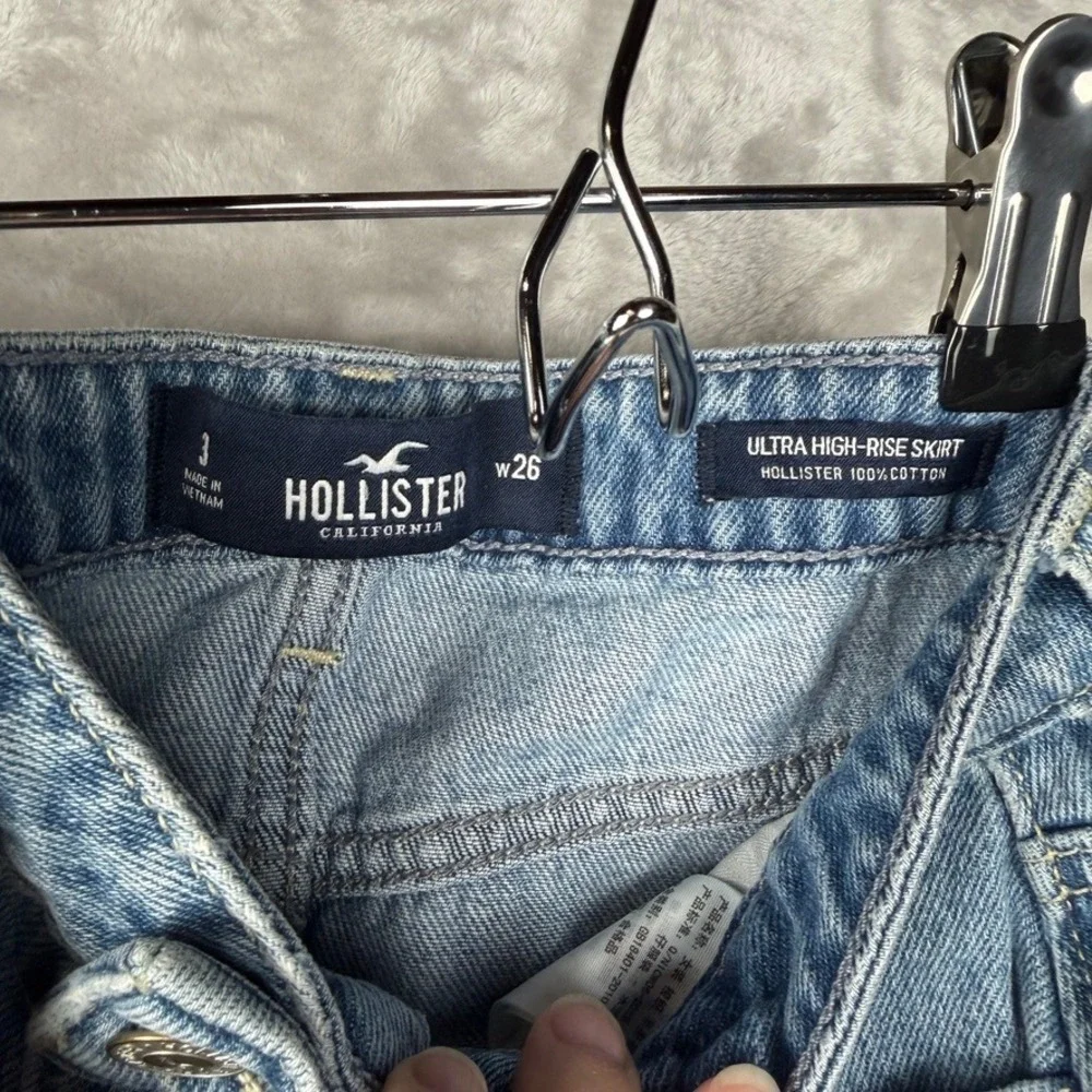 Hollister Ultra‎ High Rise Ripped Distressed Denim Mini Skirt Size 3